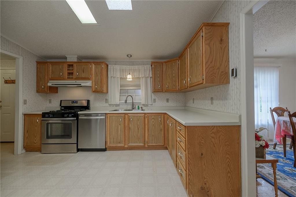 247 Ridge Lane Murrysville, PA 15668 - Photo 6 of 27 Gallery Image 6