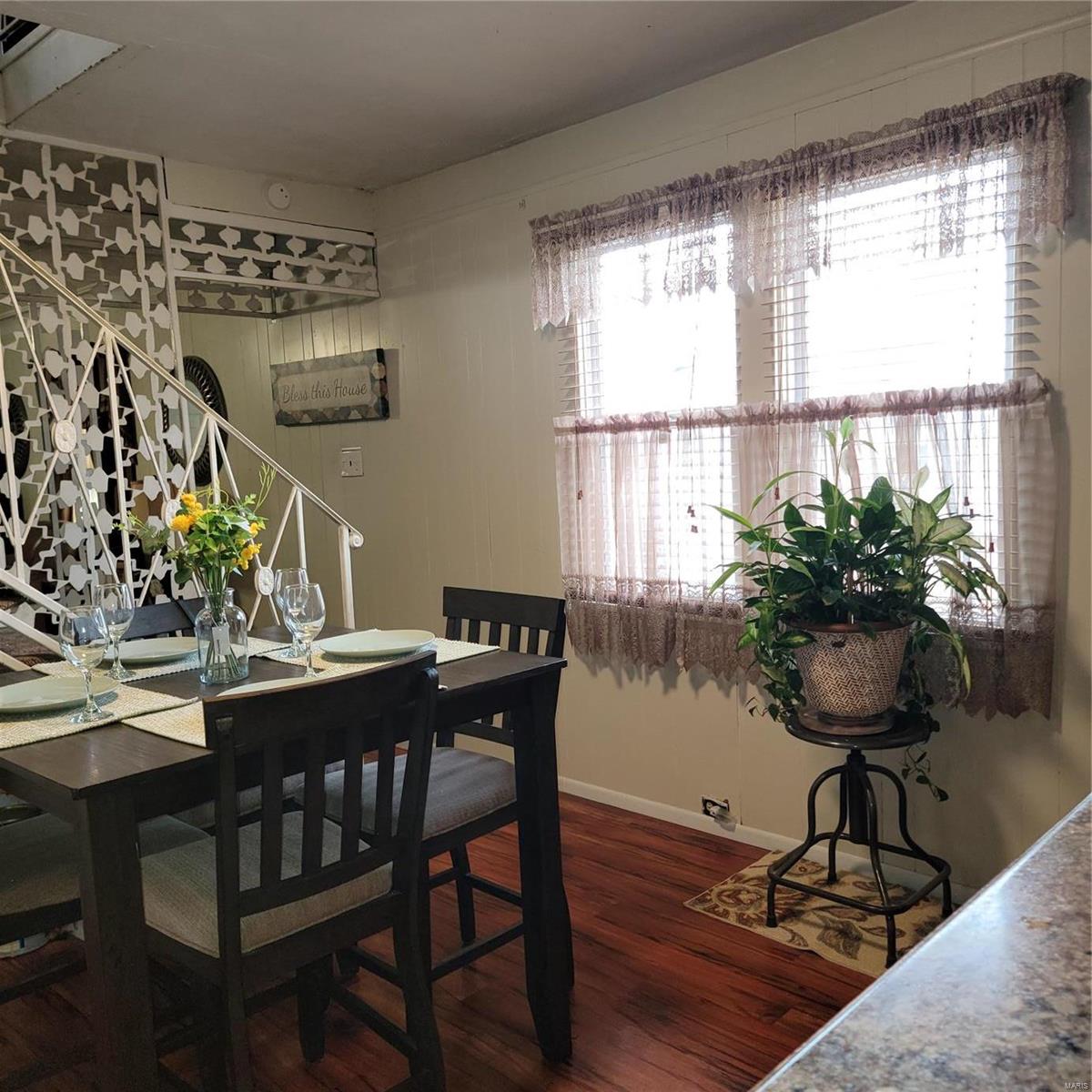 915 Wallace Street Alton, IL 62002 - Photo 6 of 22