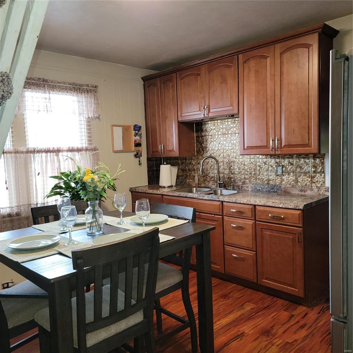 915 Wallace Street Alton, IL 62002 - Photo 7 of 22