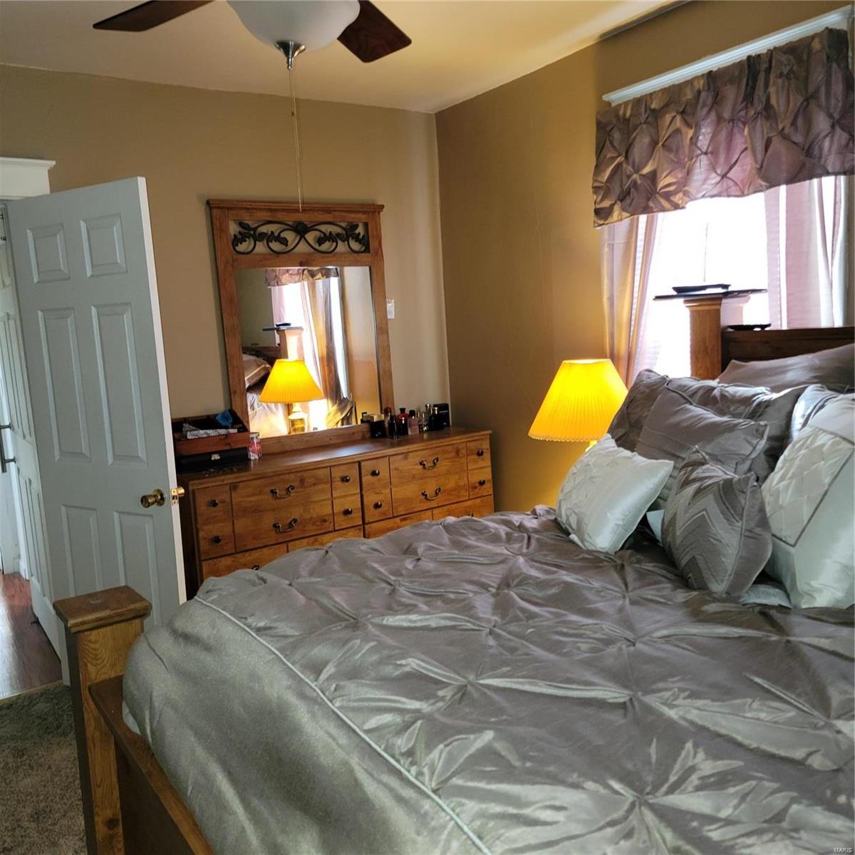 915 Wallace Street Alton, IL 62002 - Photo 10 of 22