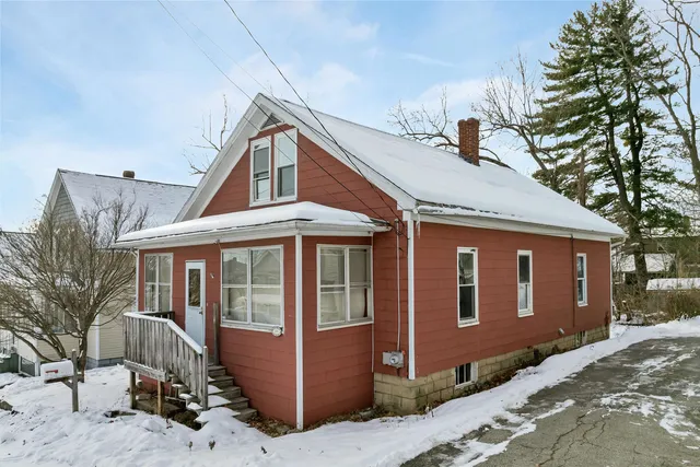 $325,000 | 226 Lafayette Street, Manchester, NH 03102