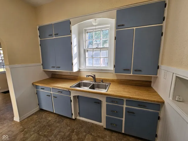 $99,900 | 2024 North B Street, Elwood, IN 46036