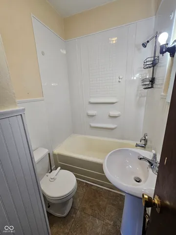 $99,900 | 2024 North B Street, Elwood, IN 46036