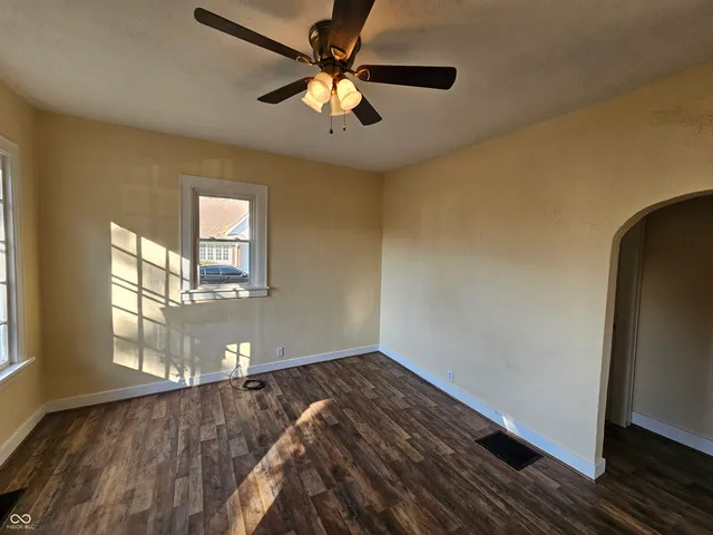 $99,900 | 2024 North B Street, Elwood, IN 46036