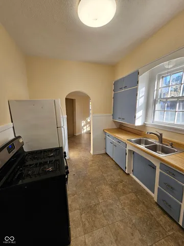 $99,900 | 2024 North B Street, Elwood, IN 46036