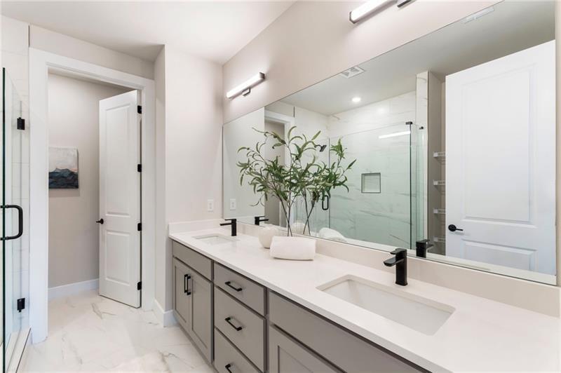 2202 Carlton Court Atlanta, GA 30318 - Photo 23 of 33