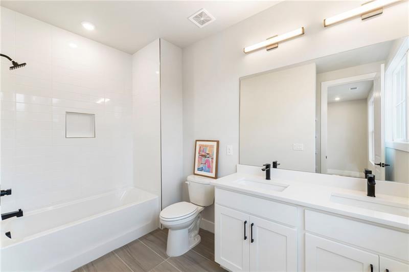 2202 Carlton Court Atlanta, GA 30318 - Photo 29 of 33