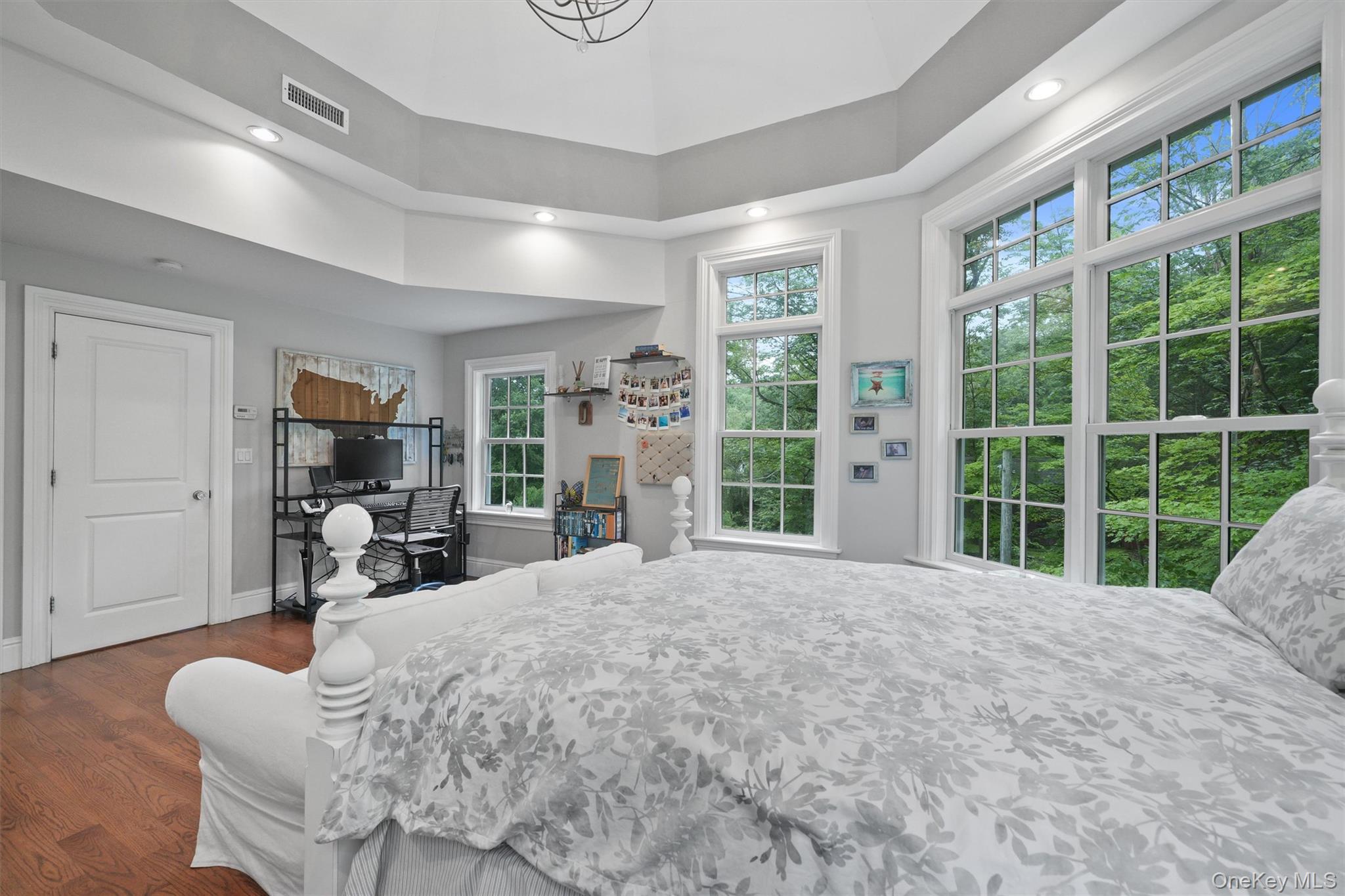 383 Illington Road Ossining, NY 10562 - Photo 35 of 50 a view of a livingroom with furniture and a large window