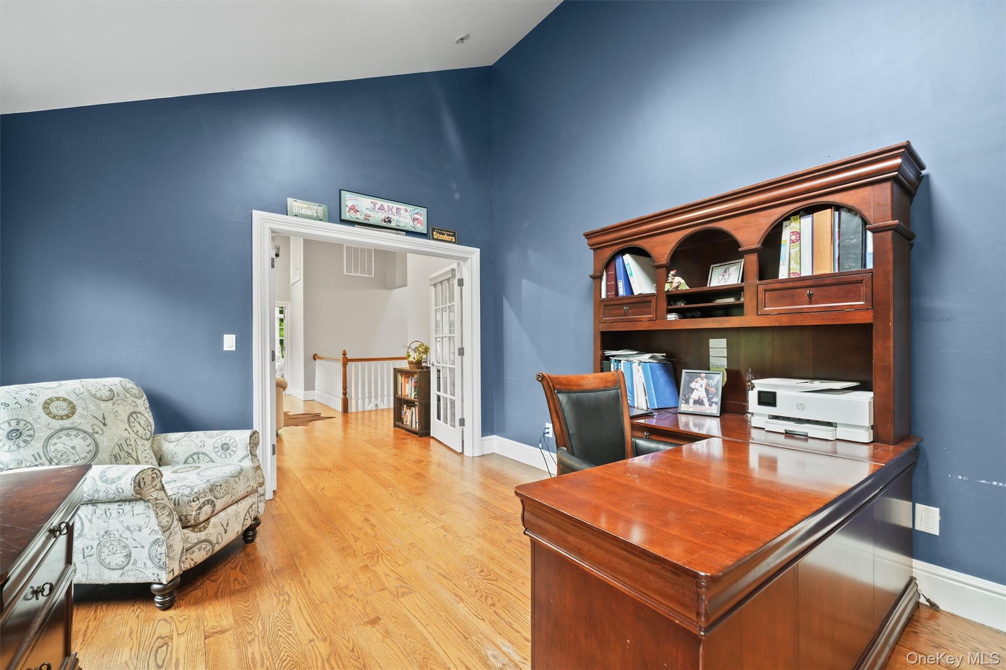 383 Illington Road Ossining, NY 10562 - Photo 36 of 50 a living room with furniture