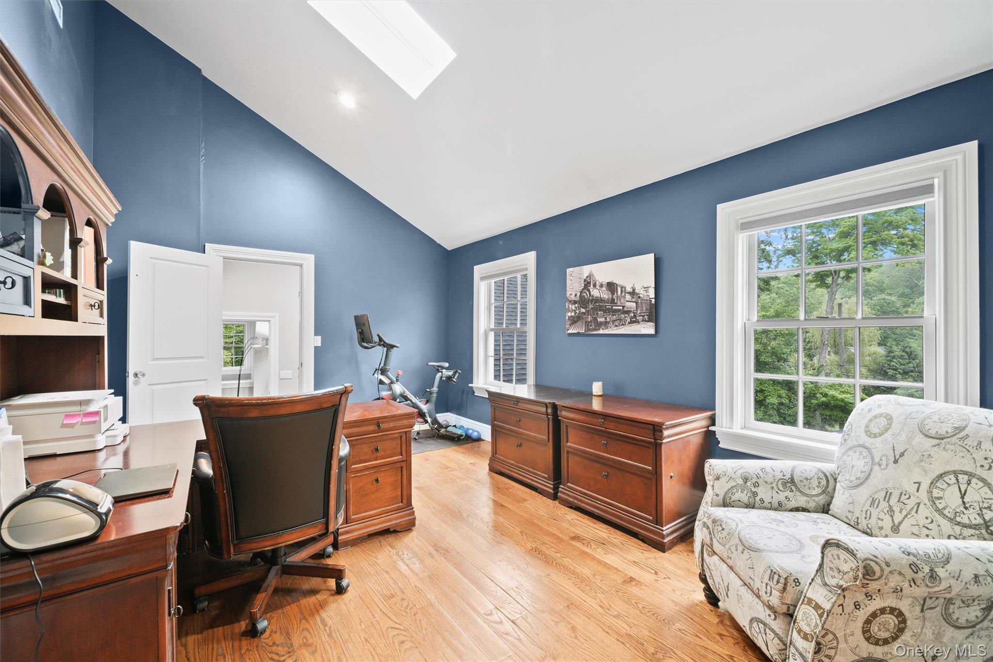 383 Illington Road Ossining, NY 10562 - Photo 38 of 50 a living room with furniture and a window