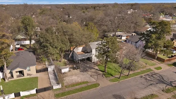 $735 | 928 South Windomere Avenue, Unit D, Dallas, TX 75208