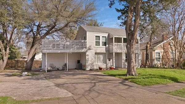 $735 | 928 South Windomere Avenue, Unit D, Dallas, TX 75208