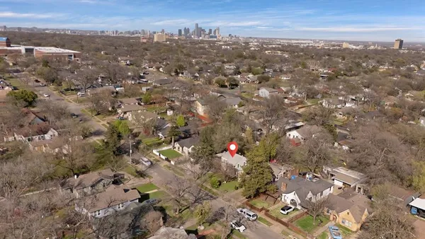 $735 | 928 South Windomere Avenue, Unit D, Dallas, TX 75208