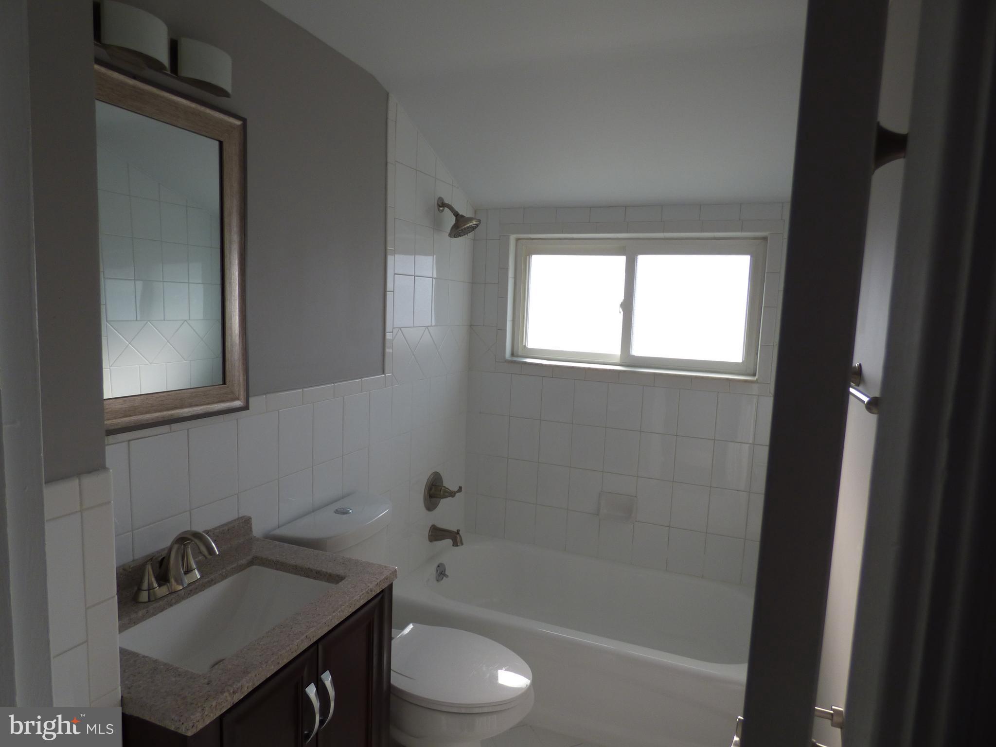 11 Quail Road Levittown, PA 19057 - Photo 5 of 21 2nd Floor bath