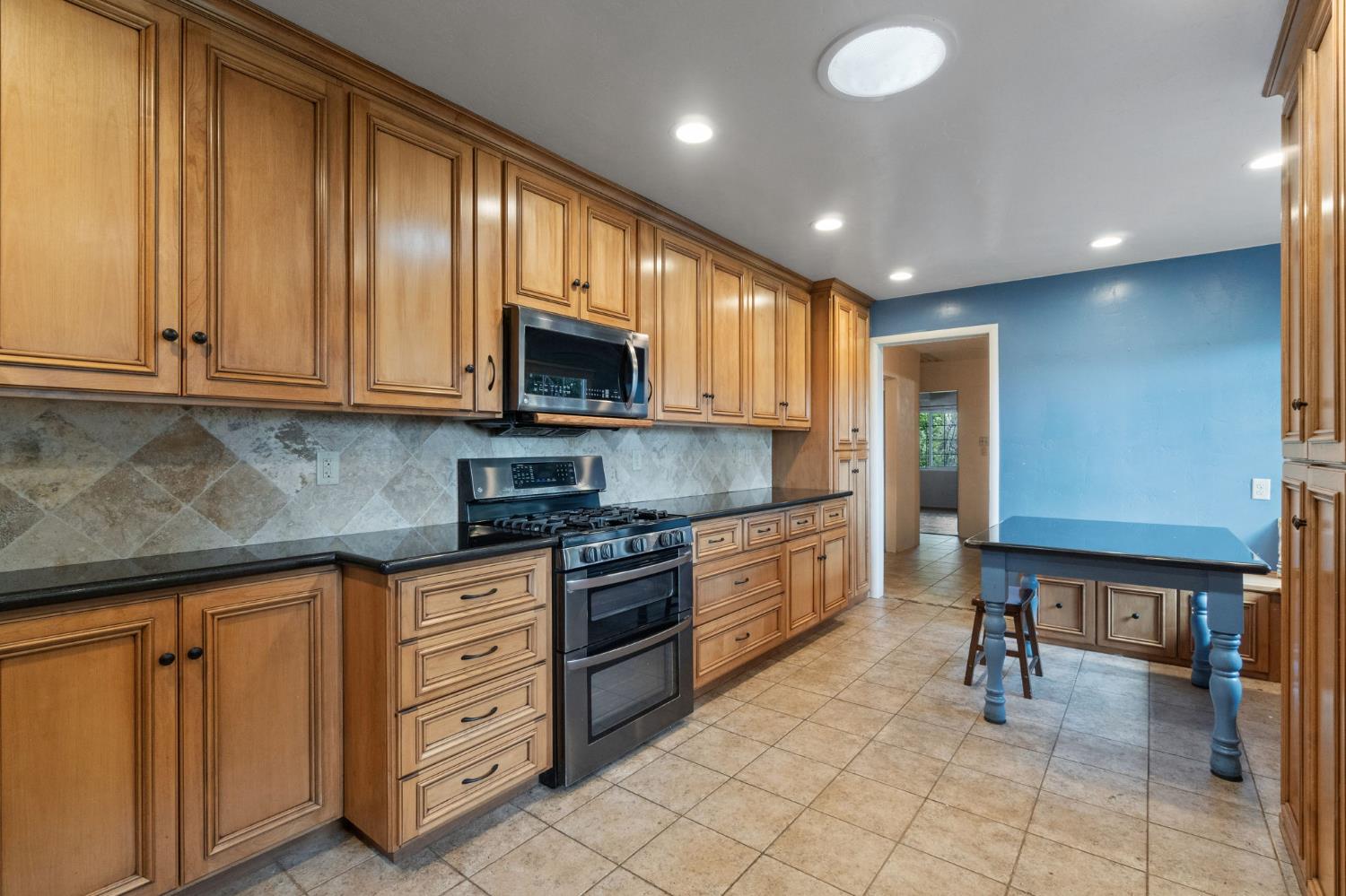 10730 17th Avenue Lemoore, CA 93245 - Photo 11 of 42