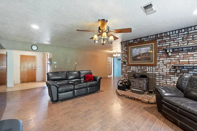 $655,000 | 10730 17th Avenue, Lemoore, CA 93245