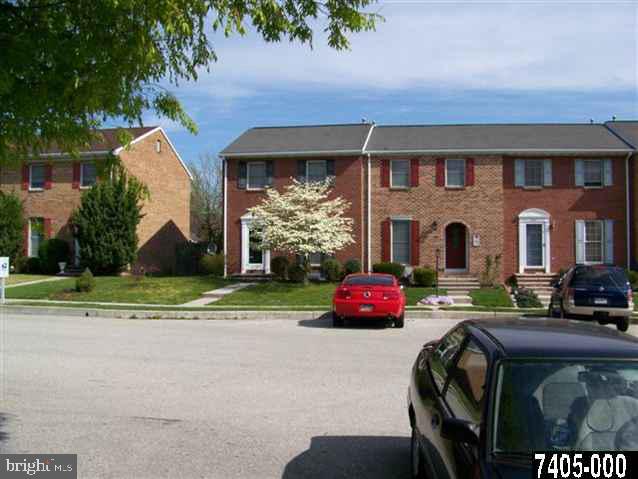 239 Georgetown Court Hanover, PA 17331 - Photo 3 of 25 Gallery Image 3