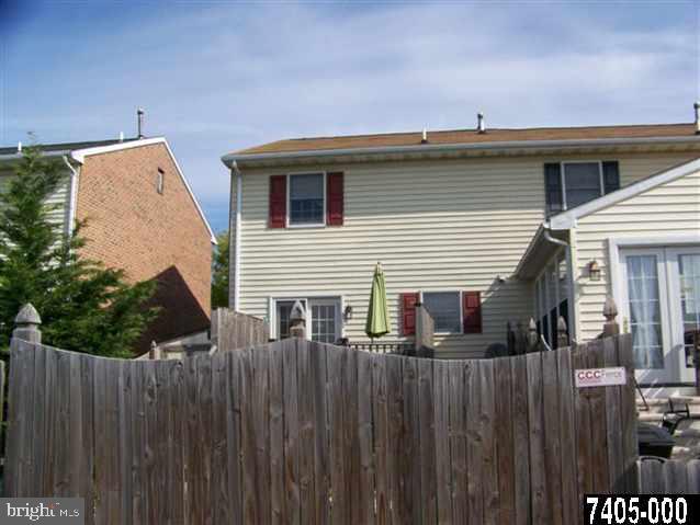 239 Georgetown Court Hanover, PA 17331 - Photo 6 of 25 Gallery Image 6