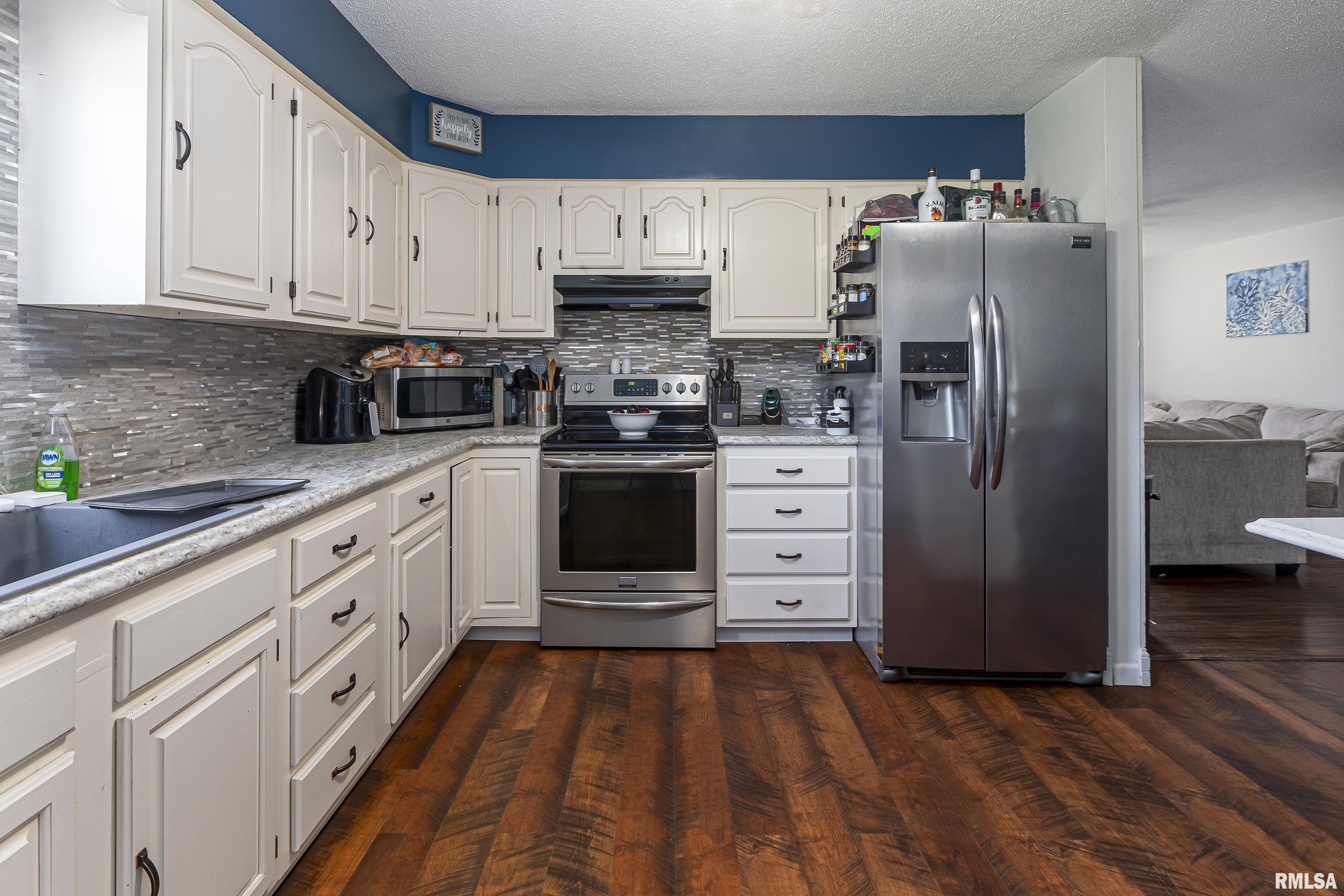 125 Sherman Road Anna, IL 62906 - Photo 4 of 31 Gallery Image 4