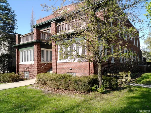 $2,100 | 2041 North Main Street, Unit 3, Royal Oak, MI 48073