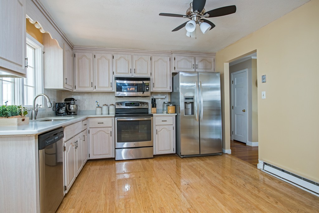 111 Greenwood Road Andover, MA 01810 - Photo 3 of 22 Gallery Image 3