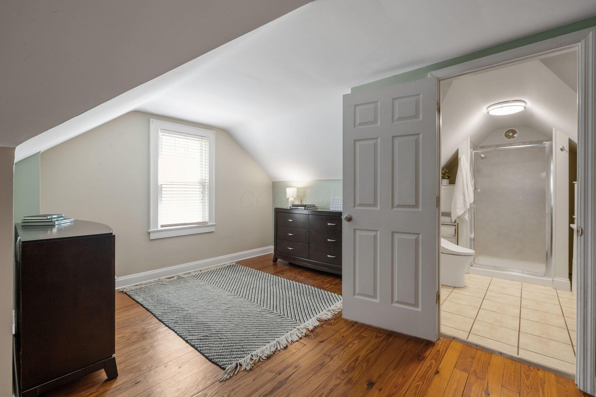 780 Vernon Road Columbus, OH 43209 - Photo 37 of 58 2nd floor bedroom