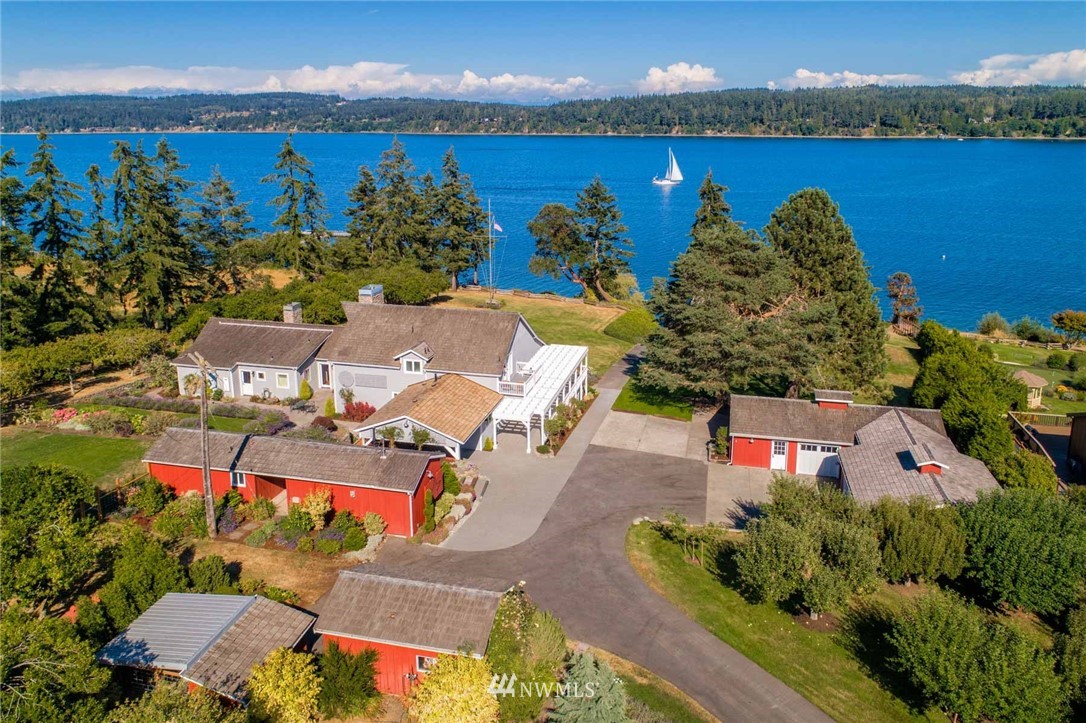 5073 East Bercot Road Freeland, WA 98249 - Photo 2 of 25 Gallery Image 2