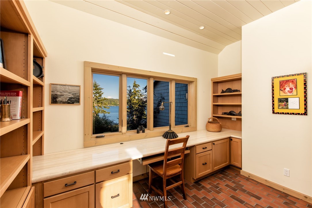 5073 East Bercot Road Freeland, WA 98249 - Photo 16 of 25 Gallery Image 16