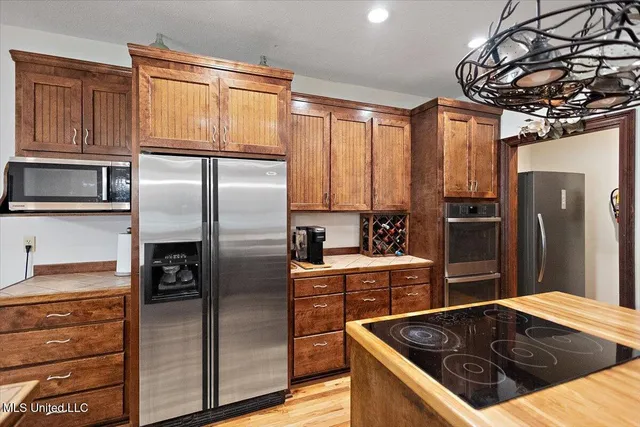 $895,000 | 171 Lone Pine Church Road, Lena, MS 39094