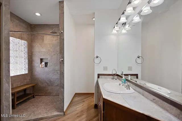 $895,000 | 171 Lone Pine Church Road, Lena, MS 39094