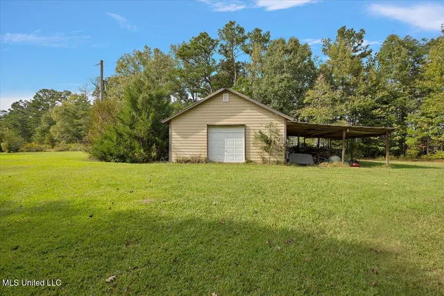 $895,000 | 171 Lone Pine Church Road, Lena, MS 39094