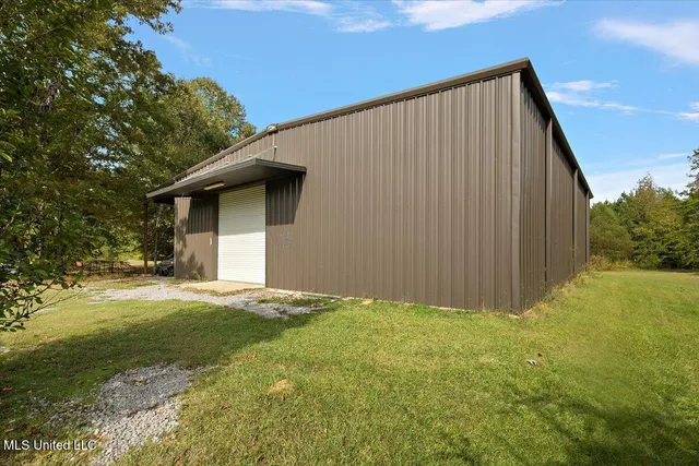 $895,000 | 171 Lone Pine Church Road, Lena, MS 39094