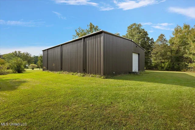 $895,000 | 171 Lone Pine Church Road, Lena, MS 39094