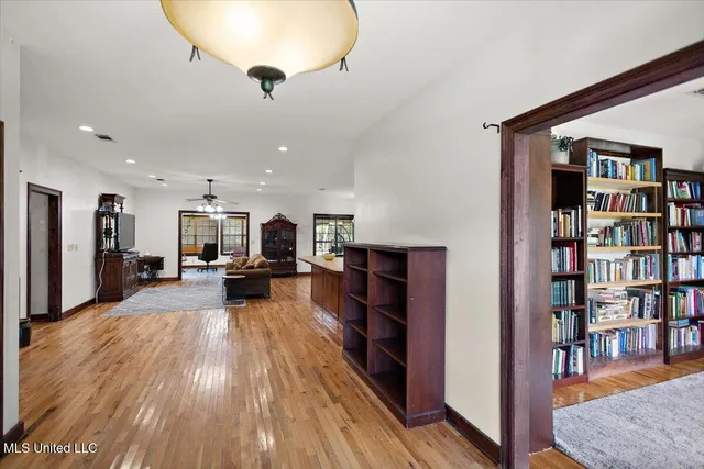 $895,000 | 171 Lone Pine Church Road, Lena, MS 39094