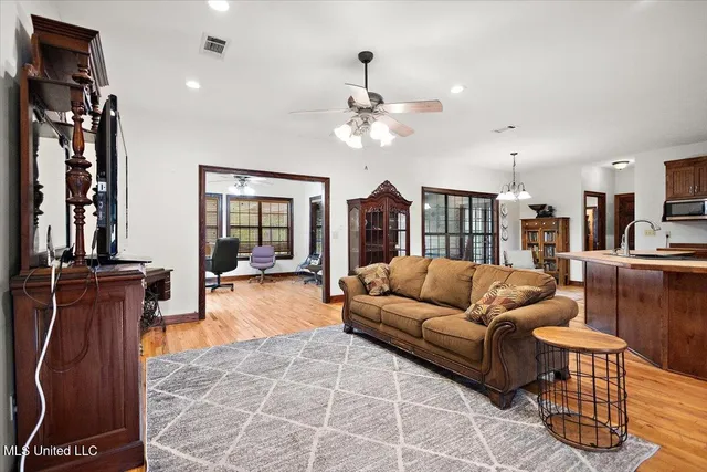 $895,000 | 171 Lone Pine Church Road, Lena, MS 39094