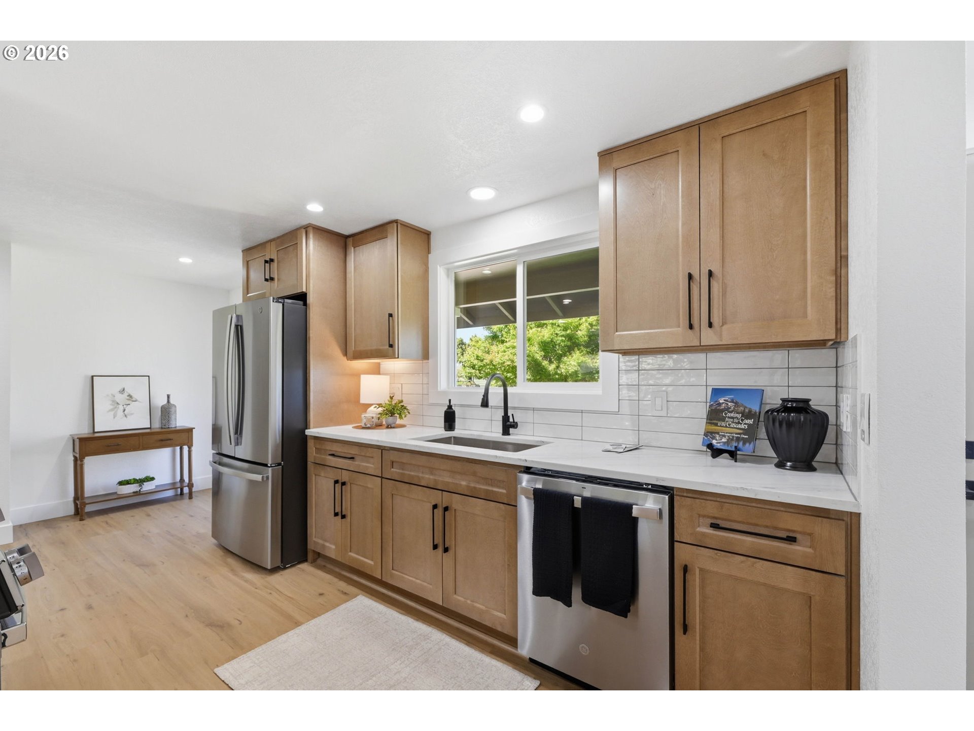2453 37th Street Springfield, OR 97477 - Photo 12 of 48