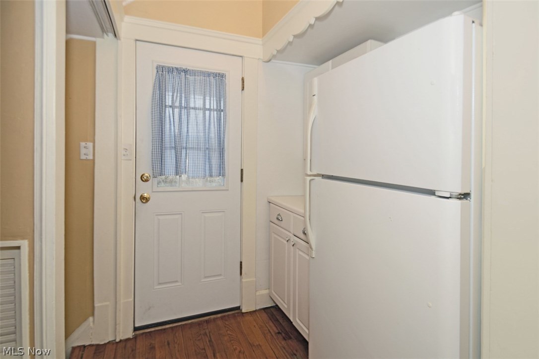 1507 Crest Road Cleveland, OH 44121 - Photo 19 of 34