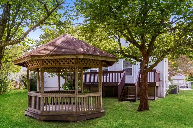 $2,040 | 102 South Janell Drive, Olathe, KS 66061