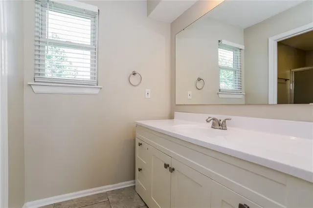 $2,040 | 102 South Janell Drive, Olathe, KS 66061