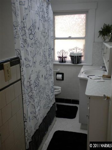 761 West Street Reno, NV 89503 - Photo 10 of 13 a bathroom with a sink and a window