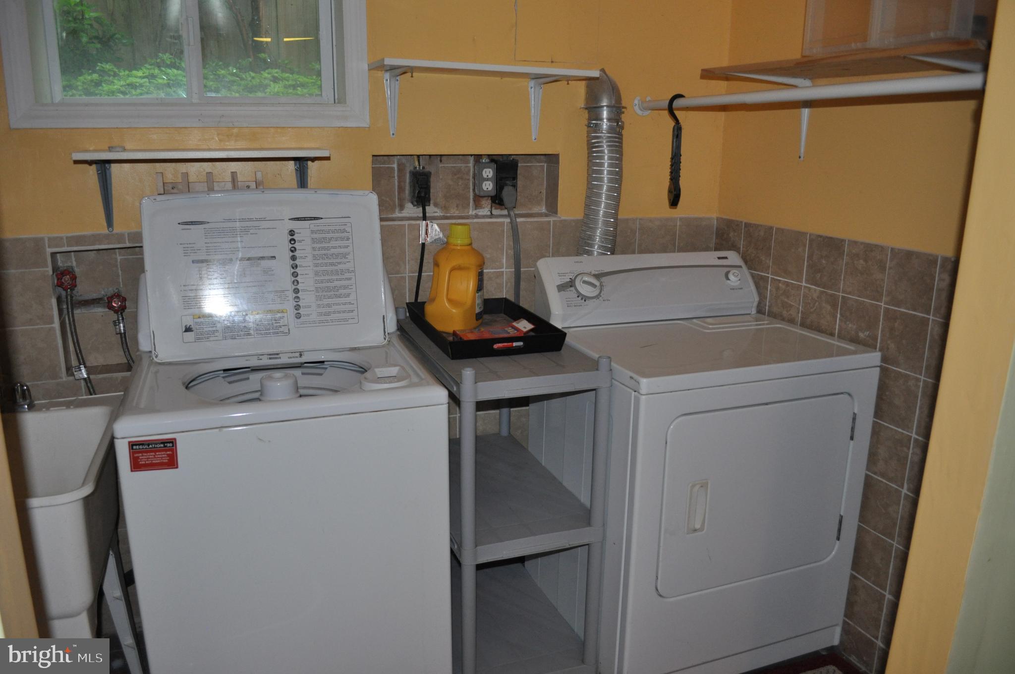6000 Greentree Road Bethesda, MD 20817 - Photo 30 of 38 Laundry room