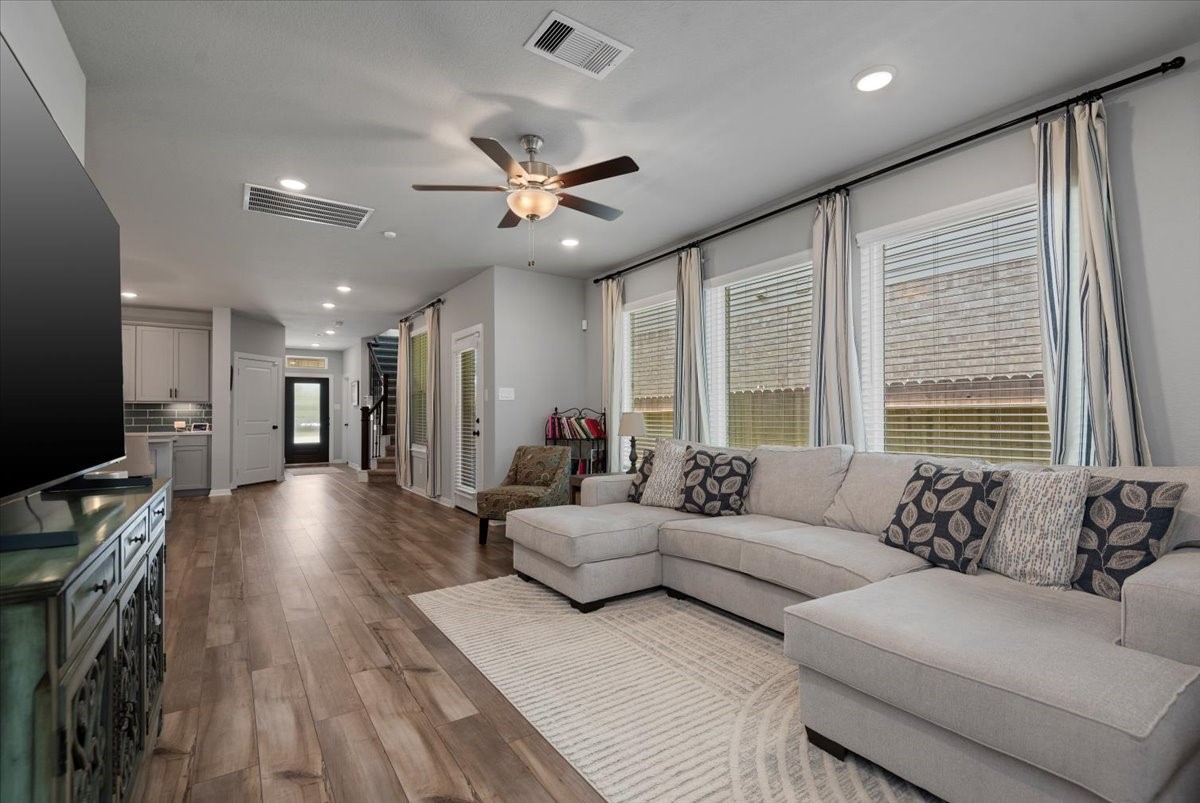 27134 Cutleaf Daisy Court Hockley, TX 77447 - Photo 15 of 46