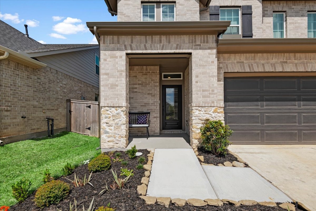 27134 Cutleaf Daisy Court Hockley, TX 77447 - Photo 4 of 46