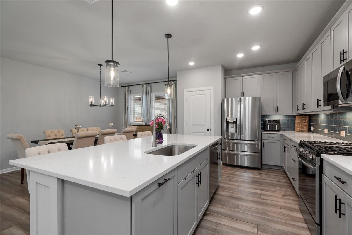 27134 Cutleaf Daisy Court Hockley, TX 77447 - Photo 8 of 46