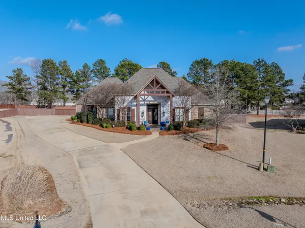 $785,000 | 424 Stonewater Cove, Madison, MS 39110