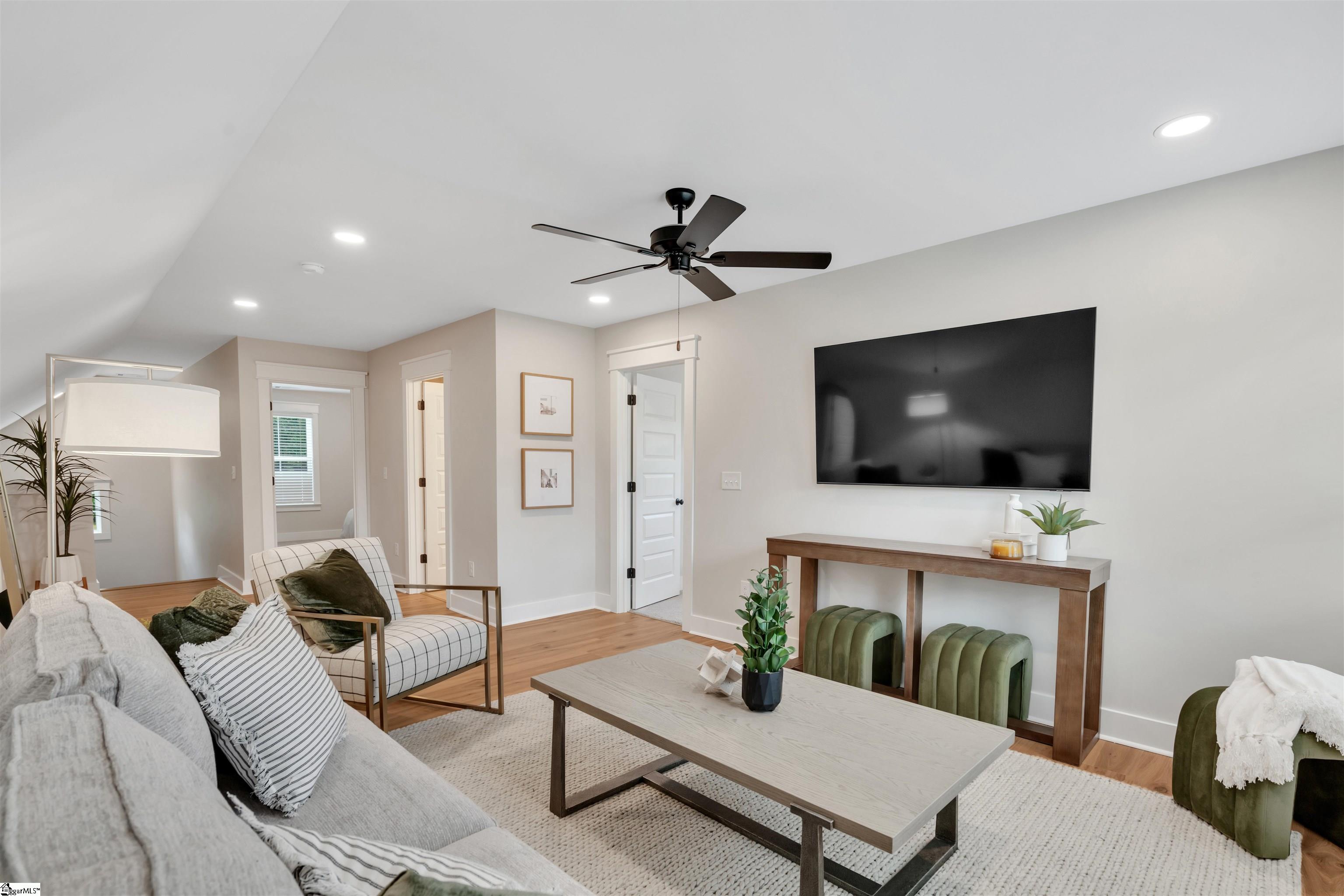 4 Halowell Lane Travelers Rest, SC 29690 - Photo 26 of 39 Sitting area, flex space
