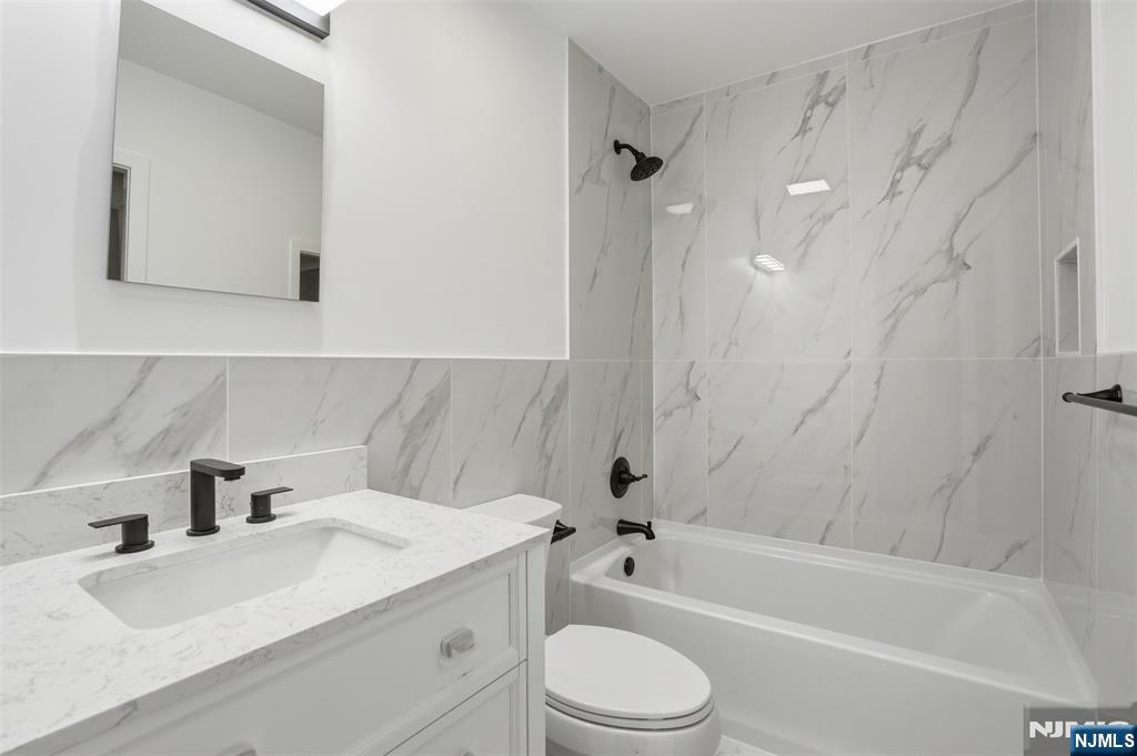170 Knickerbocker Road Englewood, NJ 07631 - Photo 14 of 16