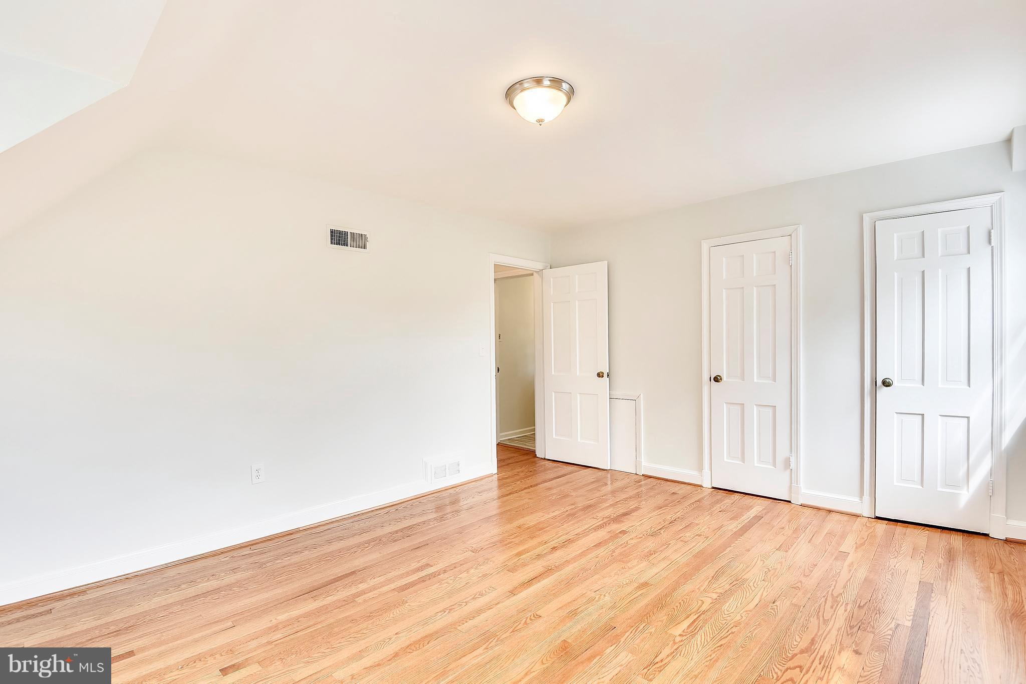 9619 Sutherland Road Silver Spring, MD 20901 - Photo 15 of 29 Bath (Master)