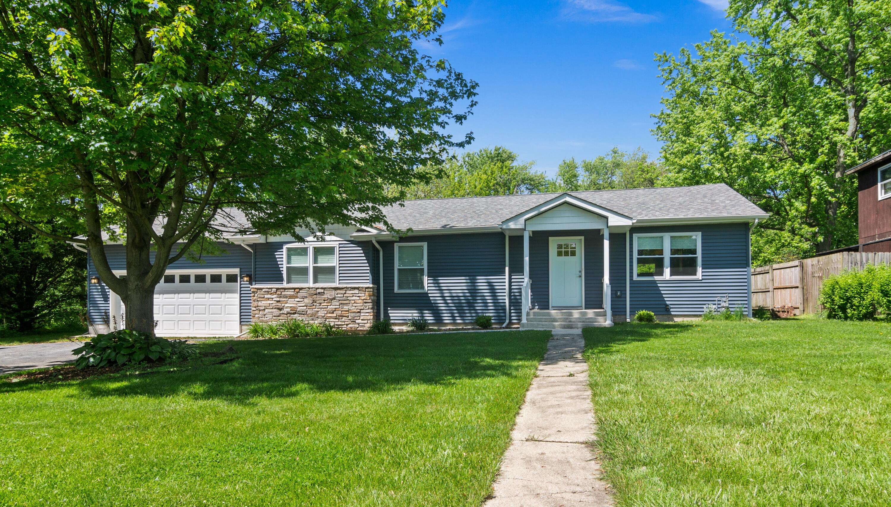 326 Cedar Street Crown Point, IN 46307 - Photo 1 of 20 3000x1707