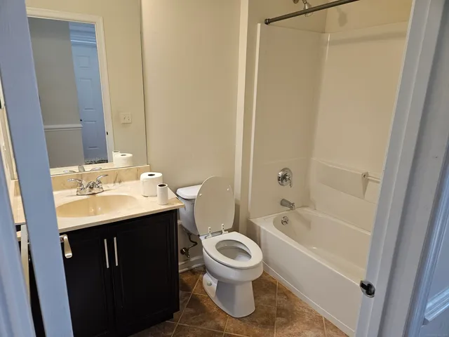 $479,900 | 5 Lilac Lane, Unit 5, Prospect, CT 06712